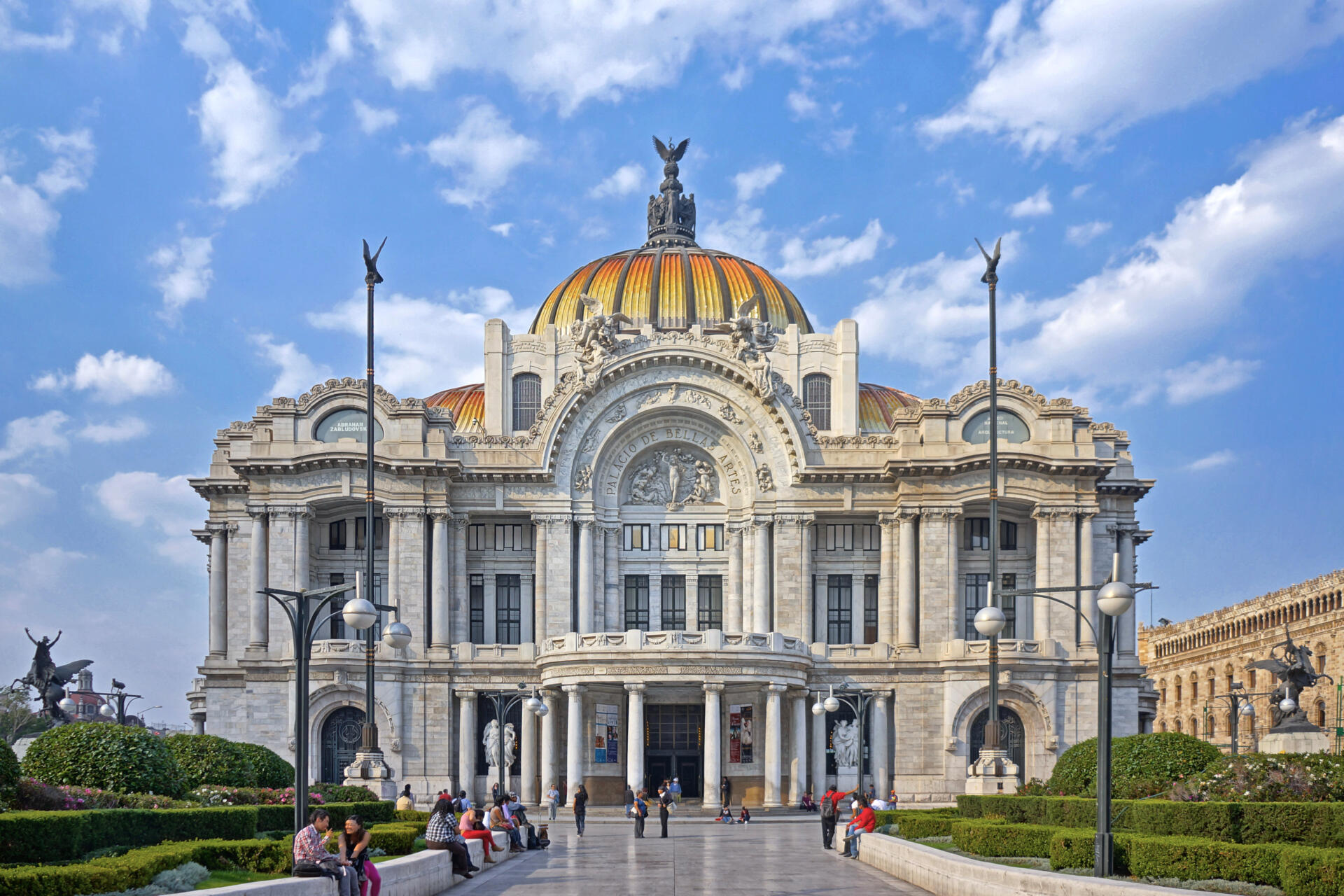 Así se vería el Palacio de Bellas Artes en 100 años según la IA