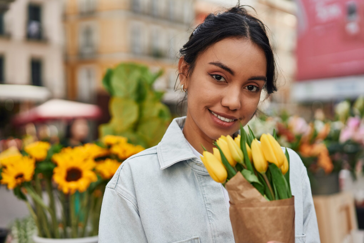 El verdadero significado de regalar flores amarillas este 21 de septiembre: todo lo que necesitas saber