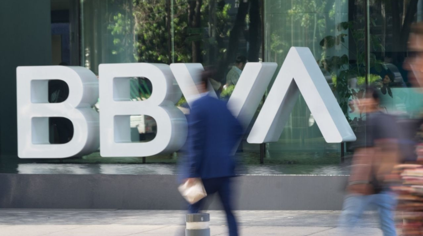 BBVA continúa con la cancelación masiva de cuentas en México